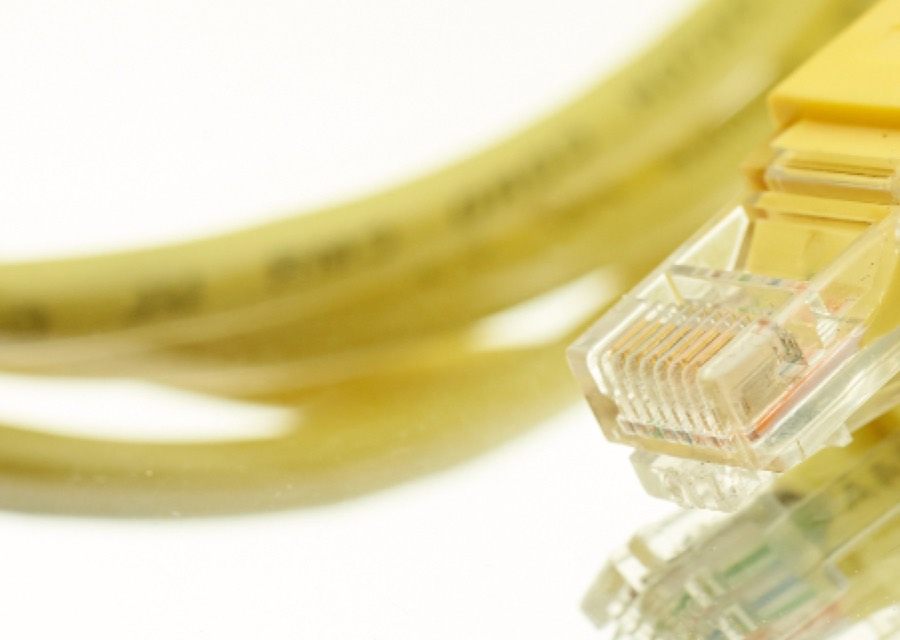 Arbeitsplatz mit Monitoring-Ansichten